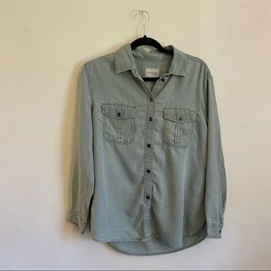 American Eagle Button Up